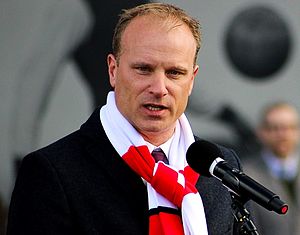 Dennis Bergkamp Profile Picture