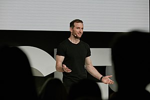 Joe Gebbia Profile Picture