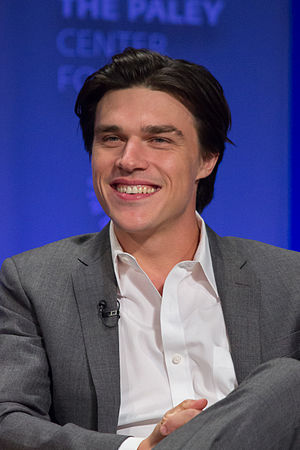 Finn Wittrock Profile Picture