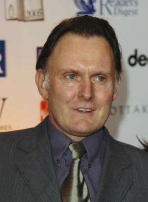 Robert Glenister Profile Picture