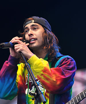 Vic Fuentes Profile Picture