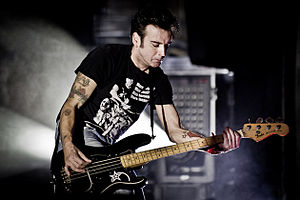 Simon Gallup Profile Picture