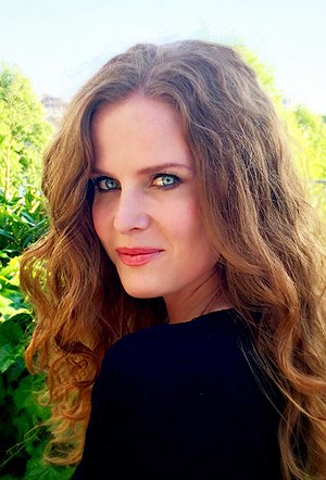 Rebecca Mader Profile Picture