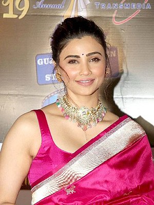 Daisy Shah Profile Picture