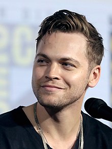 Alexander Calvert Profile Picture