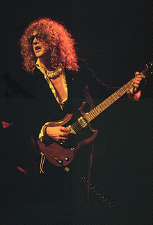 Ian Hunter (singer) - Age, Family, Biography | The Famous Birthday