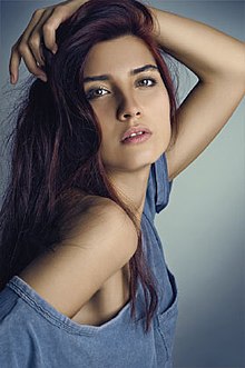 Tuba Büyüküstün Profile Picture