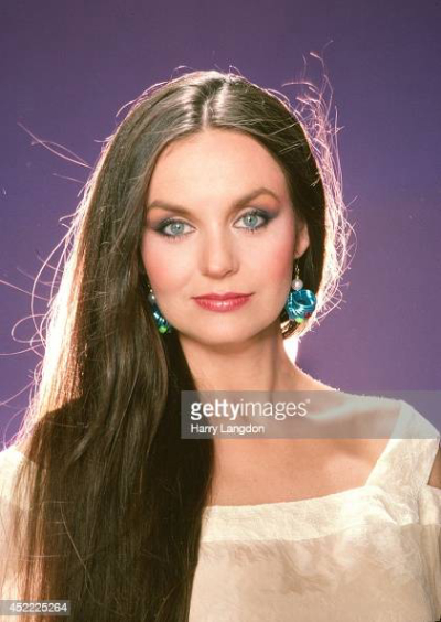 Crystal Gayle Profile Picture