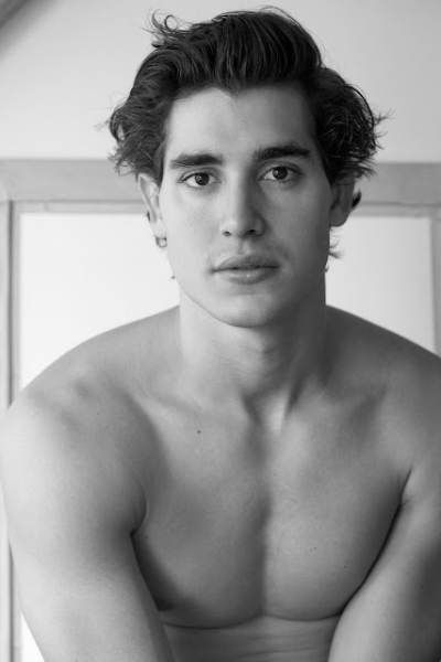 Henry Zaga