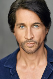 Michael Easton Profile Picture