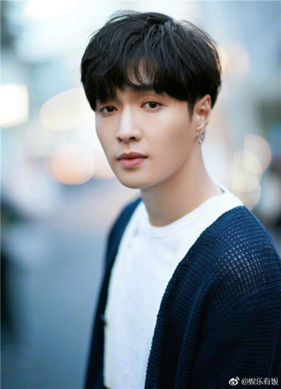 Lay Zhang