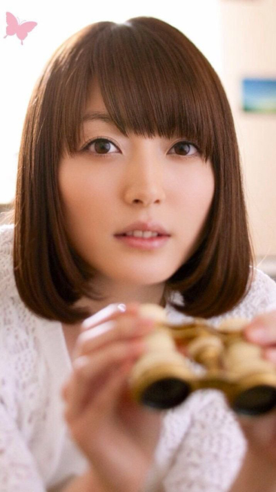 Kana Hanazawa Profile Picture