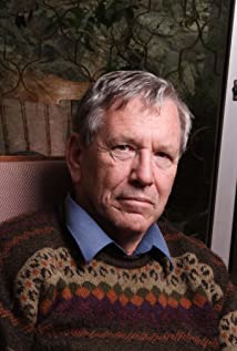 Amos Oz Profile Picture