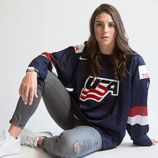 Hilary Knight Profile Picture