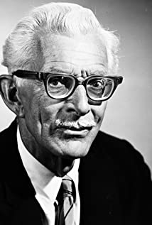 Alan Napier Profile Picture