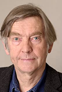 Tom Courtenay Profile Picture