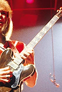 Steve Howe Profile Picture